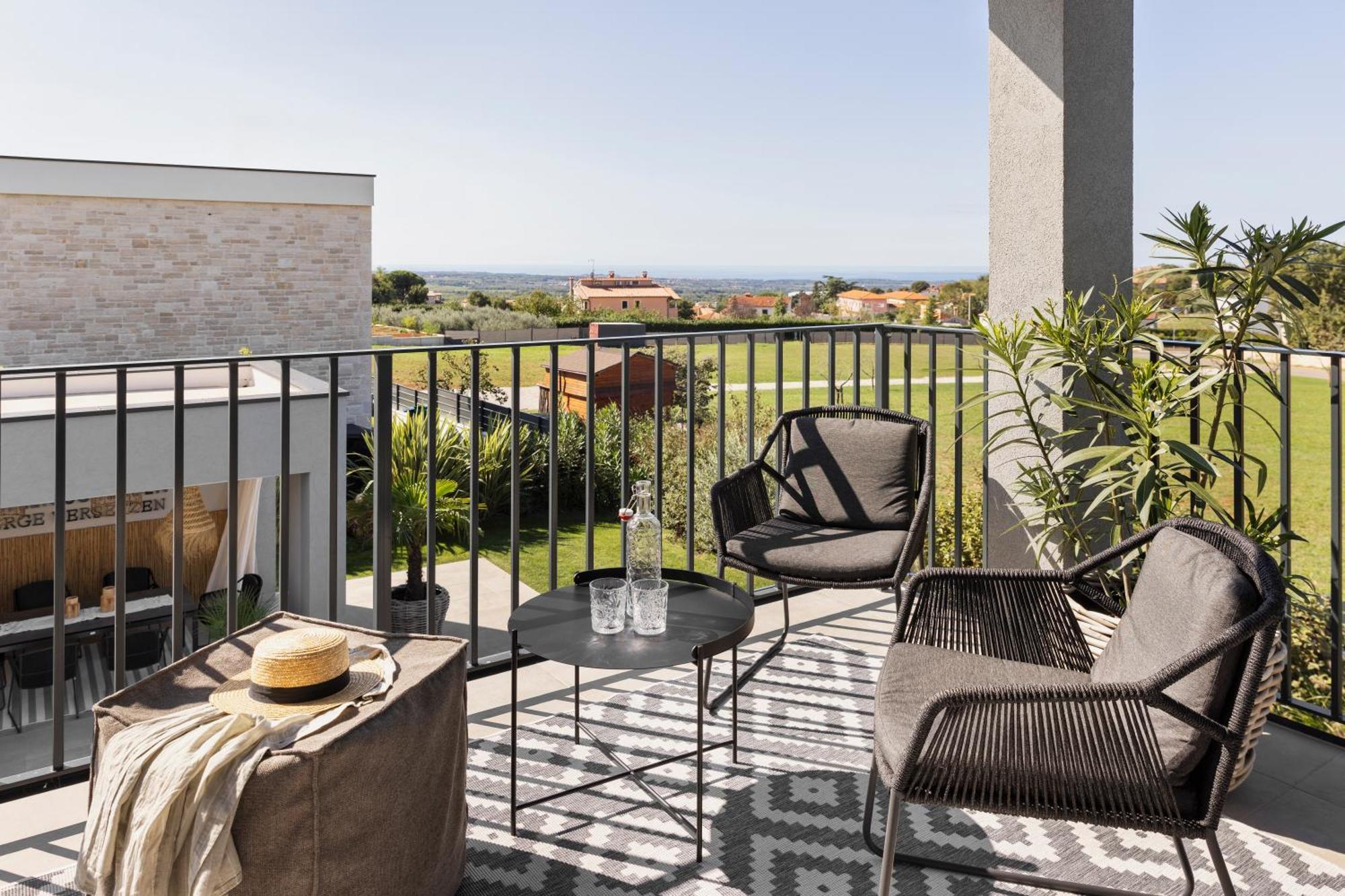 Villa Bewegte Berge Kaštelir Buitenkant foto